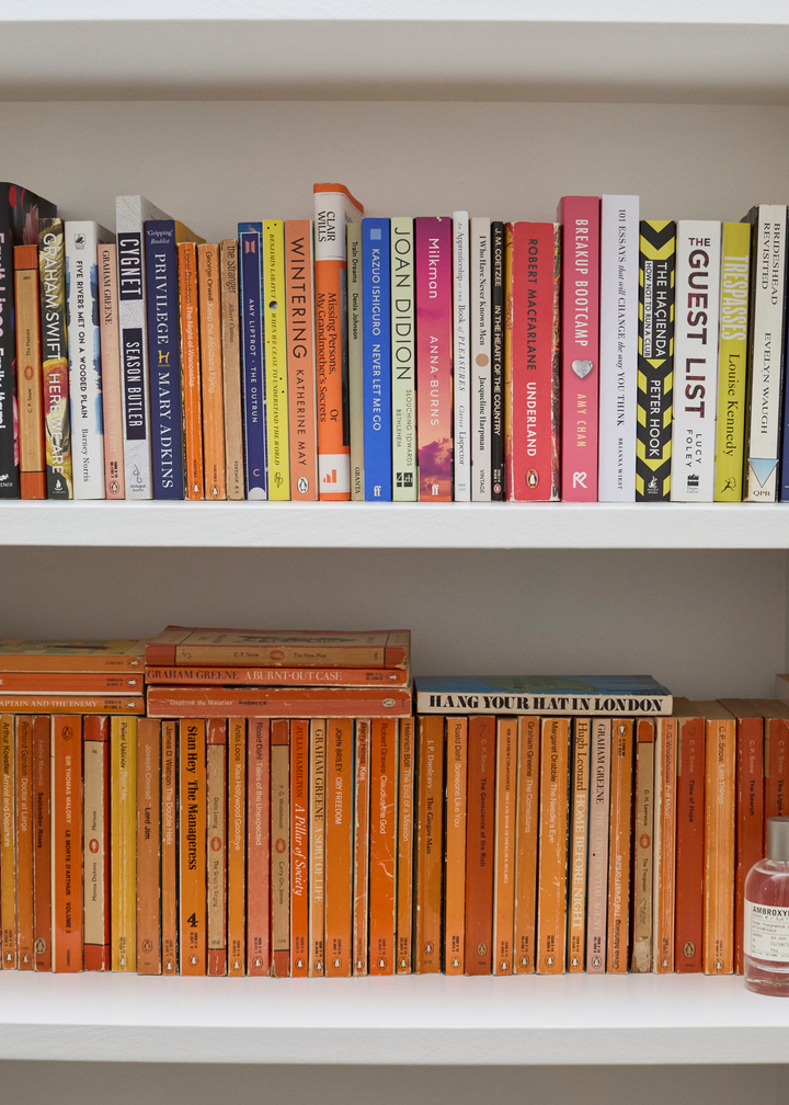 Small Apartment? Here Are 5 Clever Ways to Create a Home Library