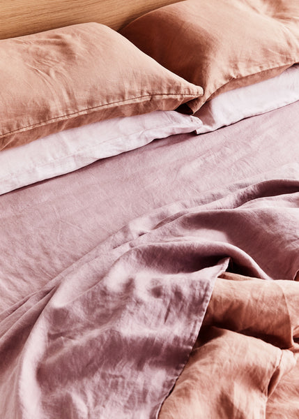 Suffer From Night Sweats? Here’s Why Linen Will Keep You Cool