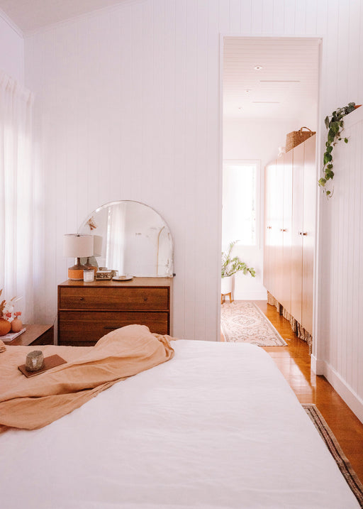 How to Create a ‘Soft Vintage Aesthetic’ in Your Bedroom